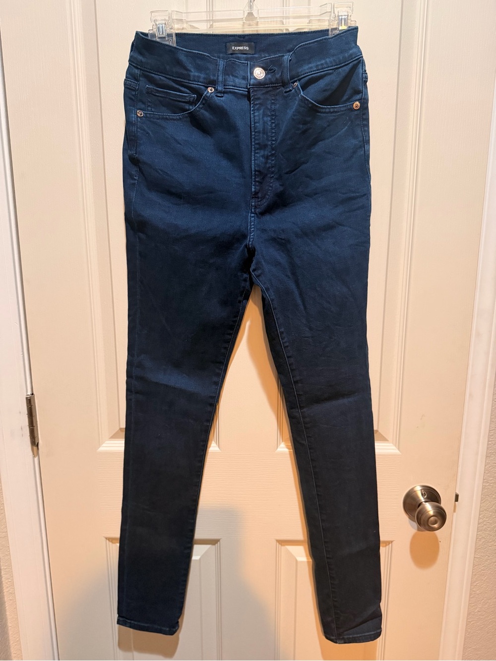 EXPRESS Dark Wash Skinny Super High-Rise Soft Knit Jeans Size 4 Long